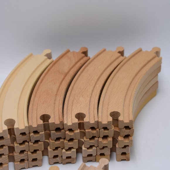 Lot of 30 Curved Wooden Tracks 6.5" n 3.5" Wooden Railway Thomas Brio Compatible - Picture 2 of 4